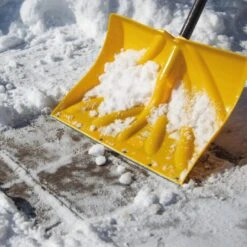 Garant NP091KD Nordic 9-Inch Poly Blade Car Shovel – Red -Gardening Series Store 81hXNH8bAjL